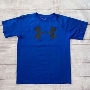 Under Armour youth boys M loose fit heatgear short sleeve Crewneck t-shirt